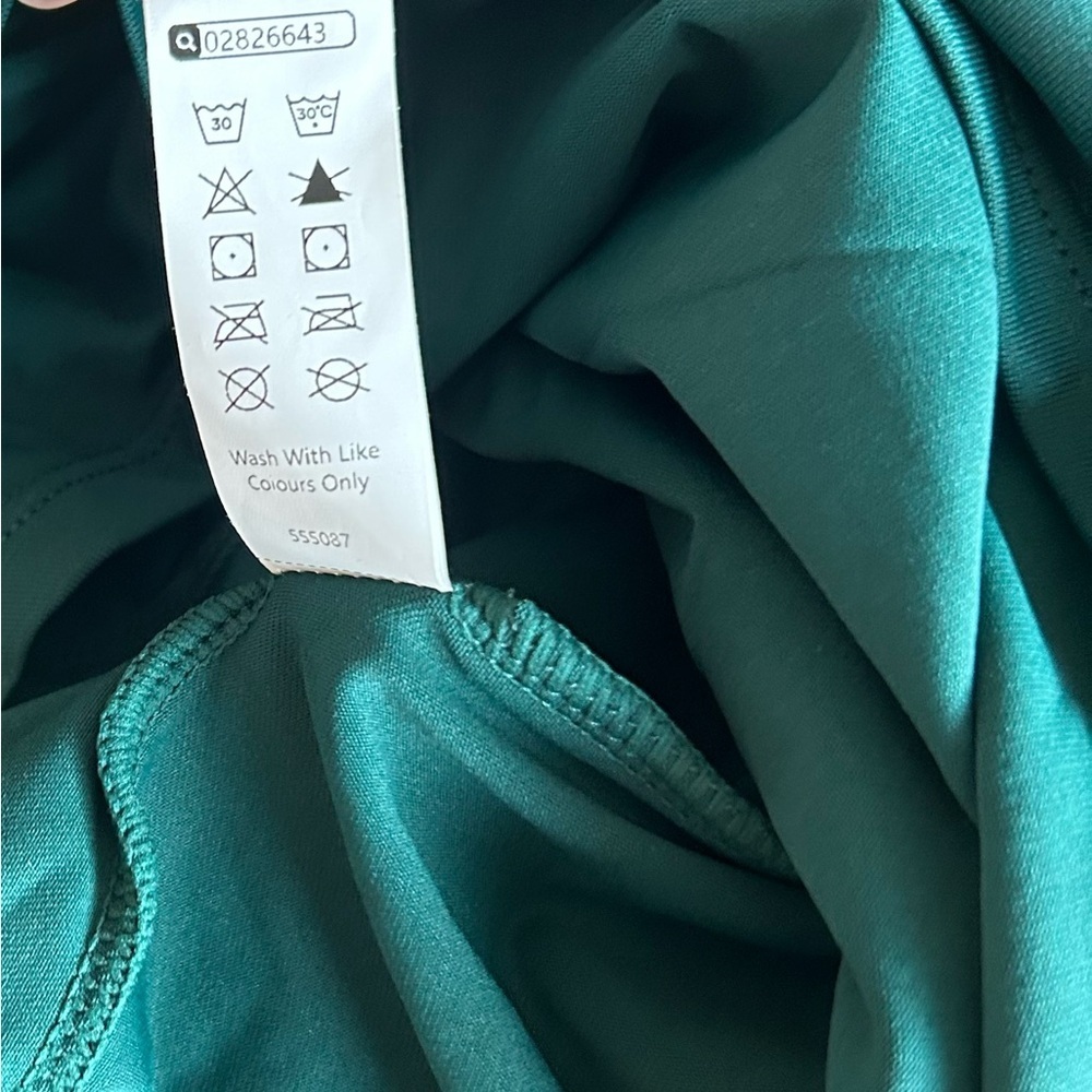 Halara Green Long Sleeve V-Neck Ruffle Hem Top Size Medium Stretch NEW With Tags - Picture 7 of 11